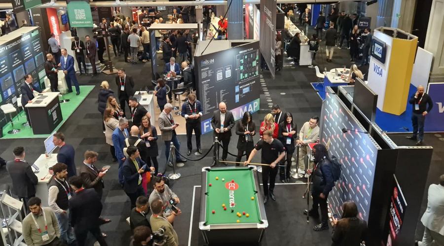 特朗普与法国总统马克龙会晤，关于俄罗斯在乌克兰问题的立场引发关注