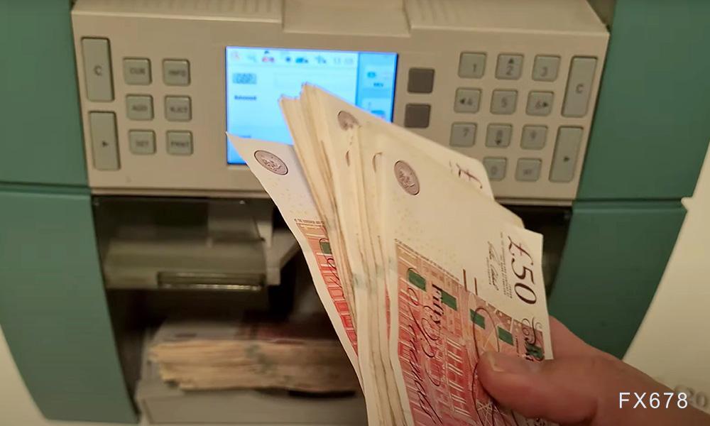 以色列国防军于26日发布公告,表示监测到一枚由加沙地带发射的火箭弹,这枚火箭最终落回了加沙地区。对此,以色列军方随即对该地区的多个火箭发射器实施了攻击。