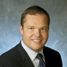 英国工业联合会发布报告显示服务行业面临利润下滑与成本上升的压力